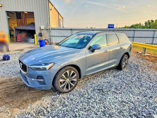 VOLVO XC60 B5 MOMENTUM