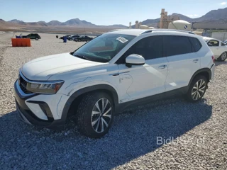 VOLKSWAGEN TAOS SE