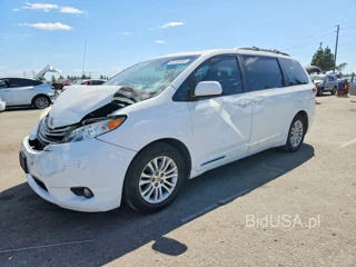 TOYOTA SIENNA XLE 8-PASSENGER