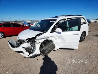 TOYOTA SIENNA SE