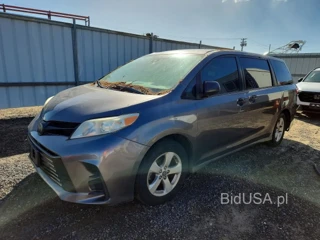 TOYOTA SIENNA L