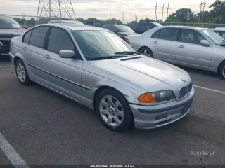 BMW 323I