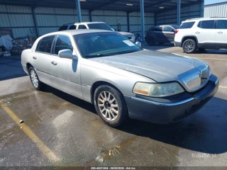 LINCOLN LINCOLN TOWN CAR SIGNATURE