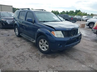 NISSAN NISSAN PATHFINDER SE