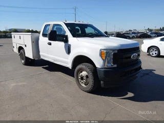 FORD FORD F-350 CHASSIS XL