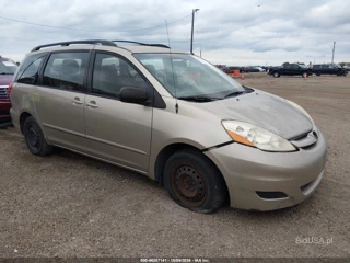 TOYOTA TOYOTA SIENNA CE