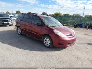 TOYOTA TOYOTA SIENNA LE