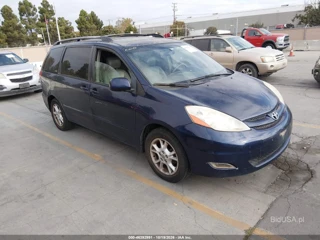 TOYOTA TOYOTA SIENNA XLE