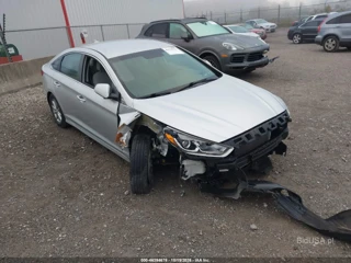 HYUNDAI HYUNDAI SONATA SE