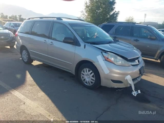 TOYOTA TOYOTA SIENNA LE
