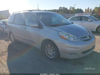 TOYOTA TOYOTA SIENNA XLE