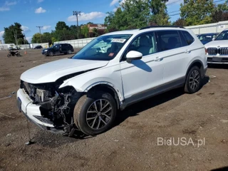 VOLKSWAGEN TIGUAN SE