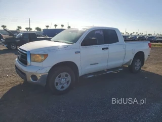 TOYOTA TUNDRA DOUBLE CAB SR5