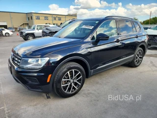 VOLKSWAGEN TIGUAN SE