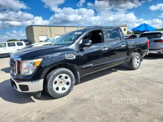 NISSAN TITAN S