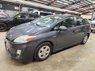 TOYOTA PRIUS THREE