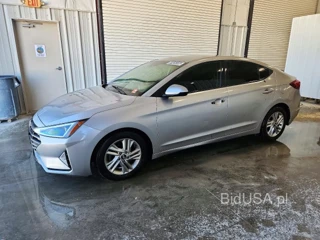 HYUNDAI ELANTRA SEL