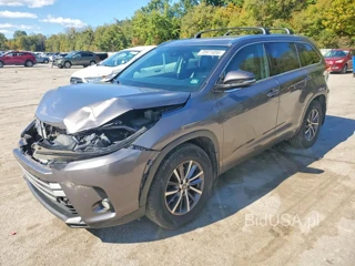 TOYOTA HIGHLANDER XLE