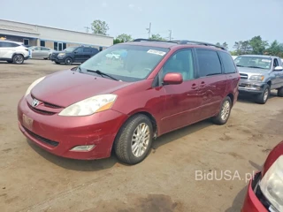 TOYOTA SIENNA XLE 7-PASSENGER