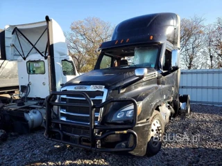 FREIGHTLINER CASCADIA 126