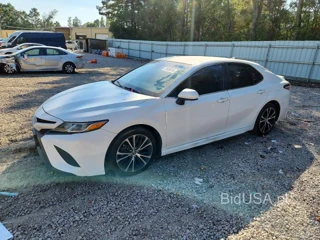 TOYOTA CAMRY SE