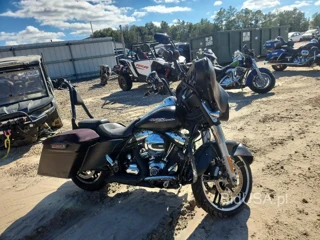 HARLEY-DAVIDSON FLHXS STREET GLIDE SPECIAL