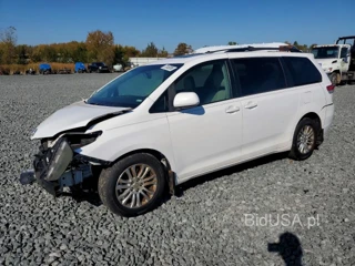 TOYOTA SIENNA XLE 8-PASSENGER