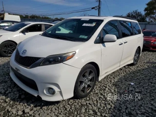 TOYOTA SIENNA SE