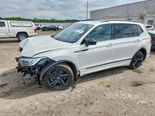 VOLKSWAGEN TIGUAN SE R-LINE BLACK