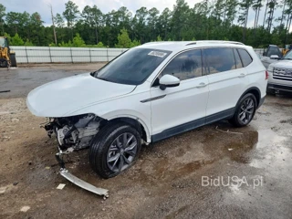 VOLKSWAGEN TIGUAN SE