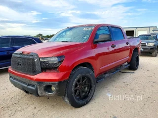 TOYOTA TUNDRA CREWMAX SR5