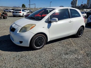 TOYOTA YARIS BASE