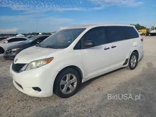 TOYOTA SIENNA BASE 7-PASSENGER