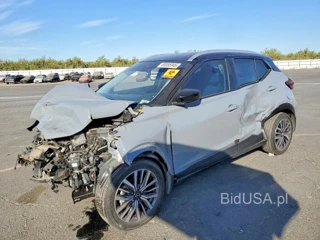 NISSAN KICKS SV