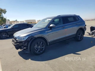 VOLKSWAGEN TIGUAN SE