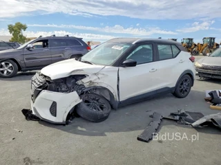 NISSAN KICKS SV