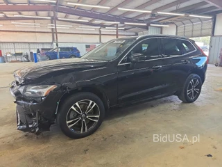 VOLVO XC60 T6 MOMENTUM