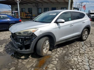 HYUNDAI TUCSON SE