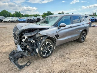 MITSUBISHI OUTLANDER SE