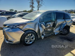 TOYOTA SIENNA PLATINUM 7-PASSENGER