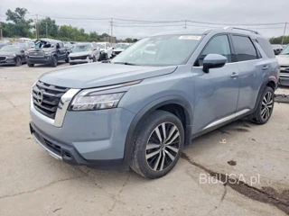 NISSAN PATHFINDER PLATINUM