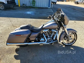 HARLEY-DAVIDSON FLHX STREET GLIDE