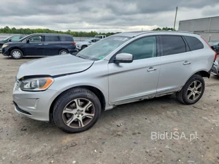 VOLVO XC60 T6 PREMIER