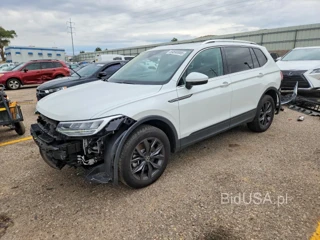 VOLKSWAGEN TIGUAN SE