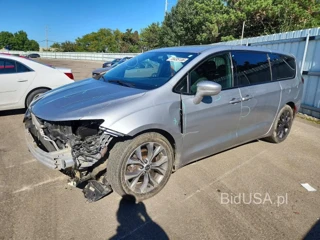 CHRYSLER PACIFICA TOURING PLUS