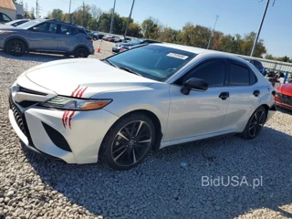 TOYOTA CAMRY XSE