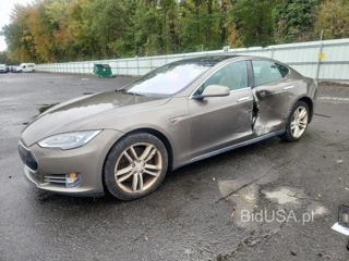 TESLA MODEL S 90D