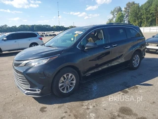 TOYOTA SIENNA XLE