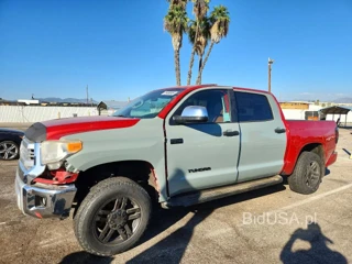 TOYOTA TUNDRA CREWMAX PLATINUM