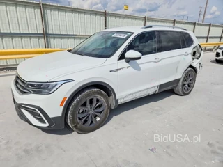 VOLKSWAGEN TIGUAN SE